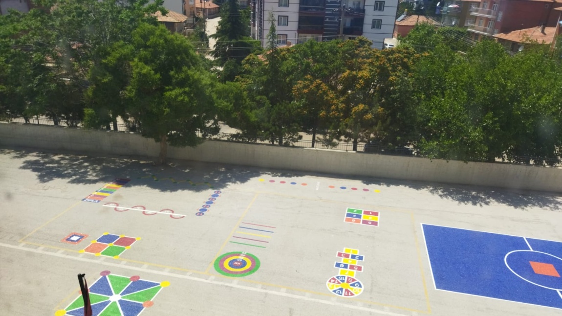 Okulumuzun Bahçesi Geleneksel Çocuk Oyunları Çizimi İle Artık Rengarenk